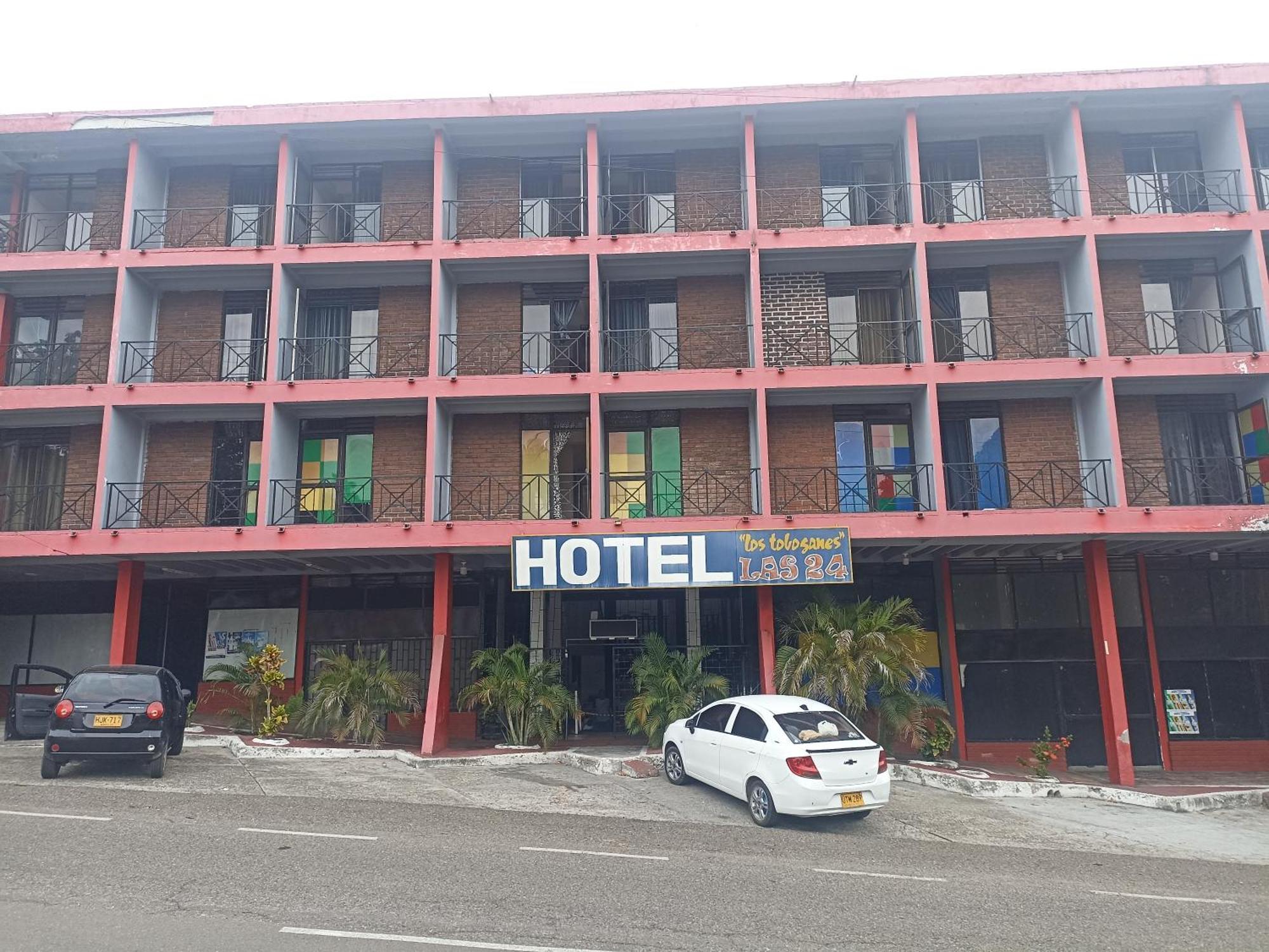 Hotel Los Toboganes Honda  Extérieur photo